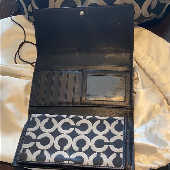 Coach - Picture 6 of 8